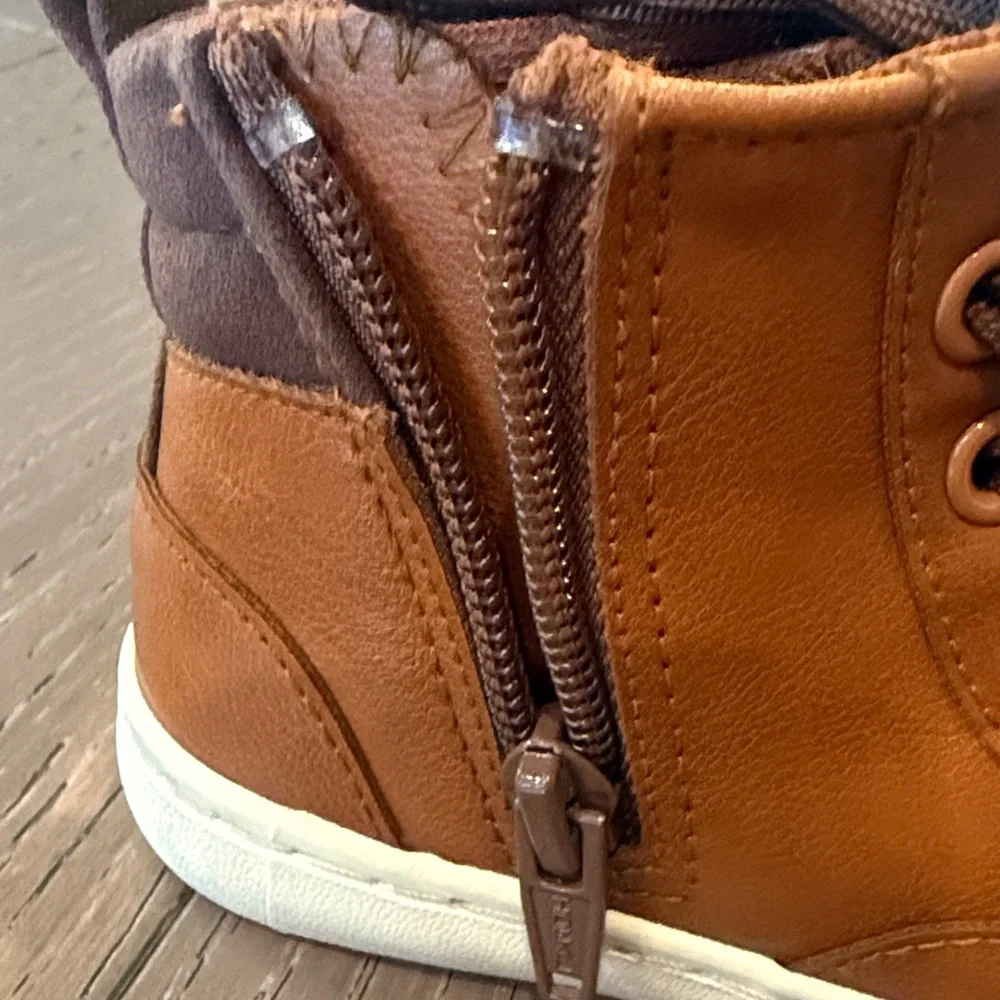Cat & Jack Tan Kids Sneakers with White Soles size 8 toddler - Picture 3 of 8